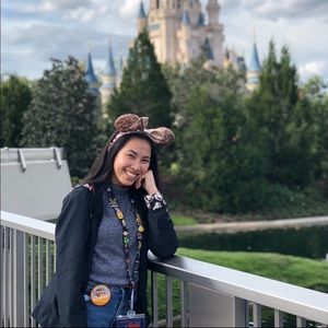 Meet your Posher, Adrienne joy